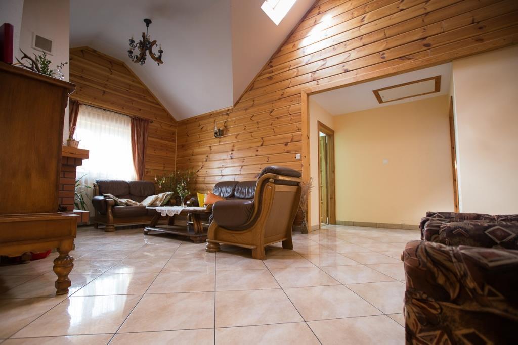 Pokoje Goscinne Na Skraju Puszczy Pogorzelce Exteriör bild